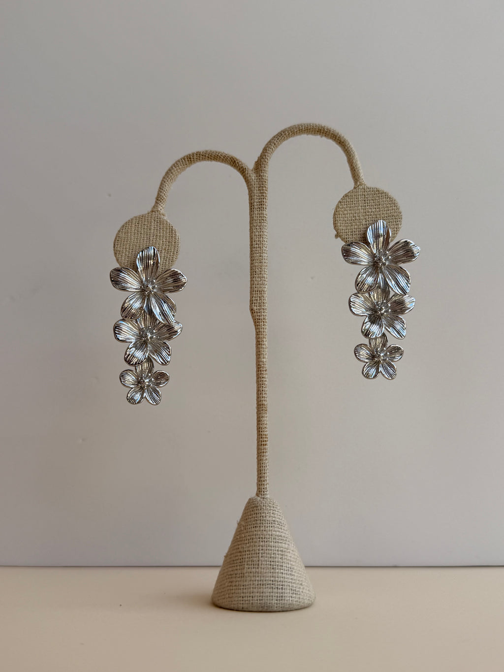 ARETES CASACADA SILVER