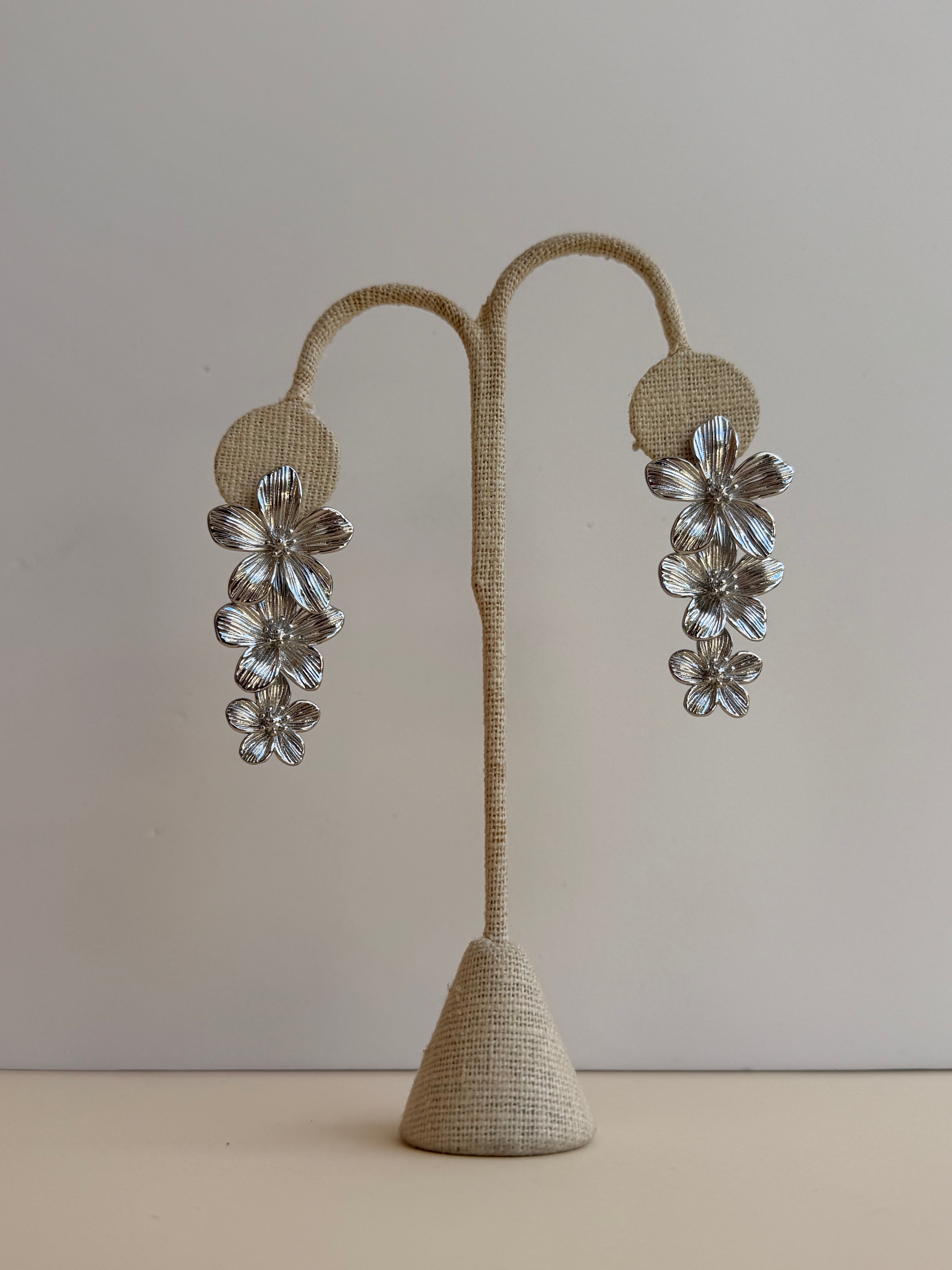 ARETES CASACADA SILVER