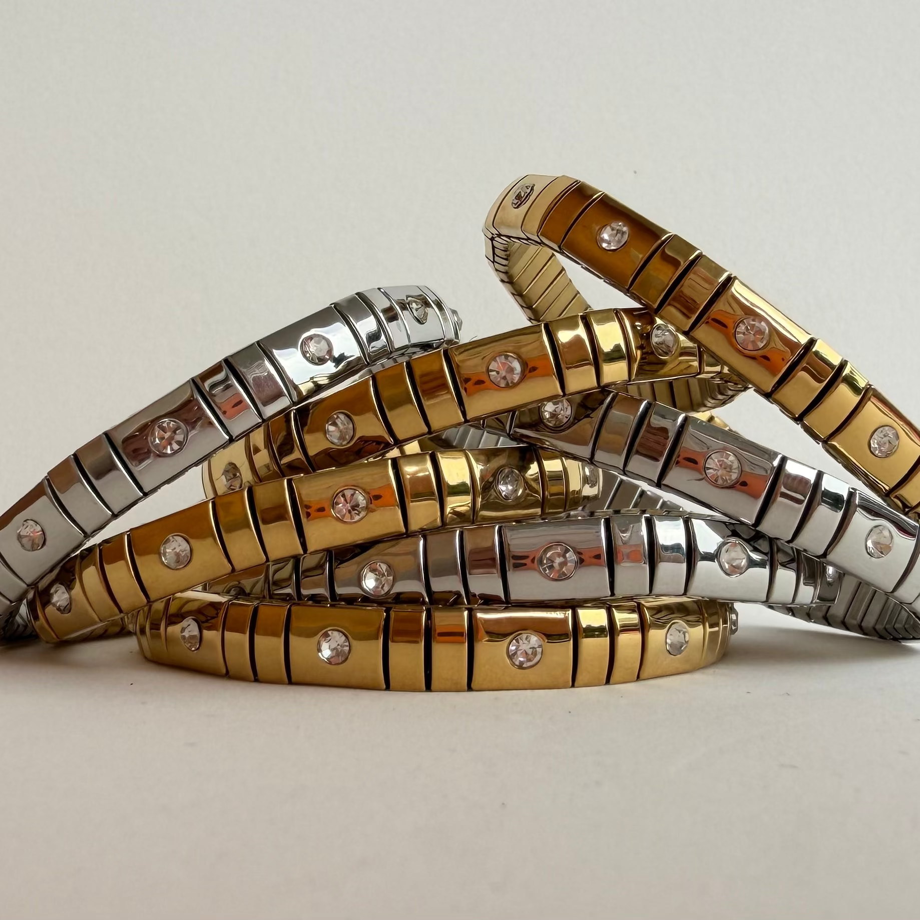 PULSERAS MIA