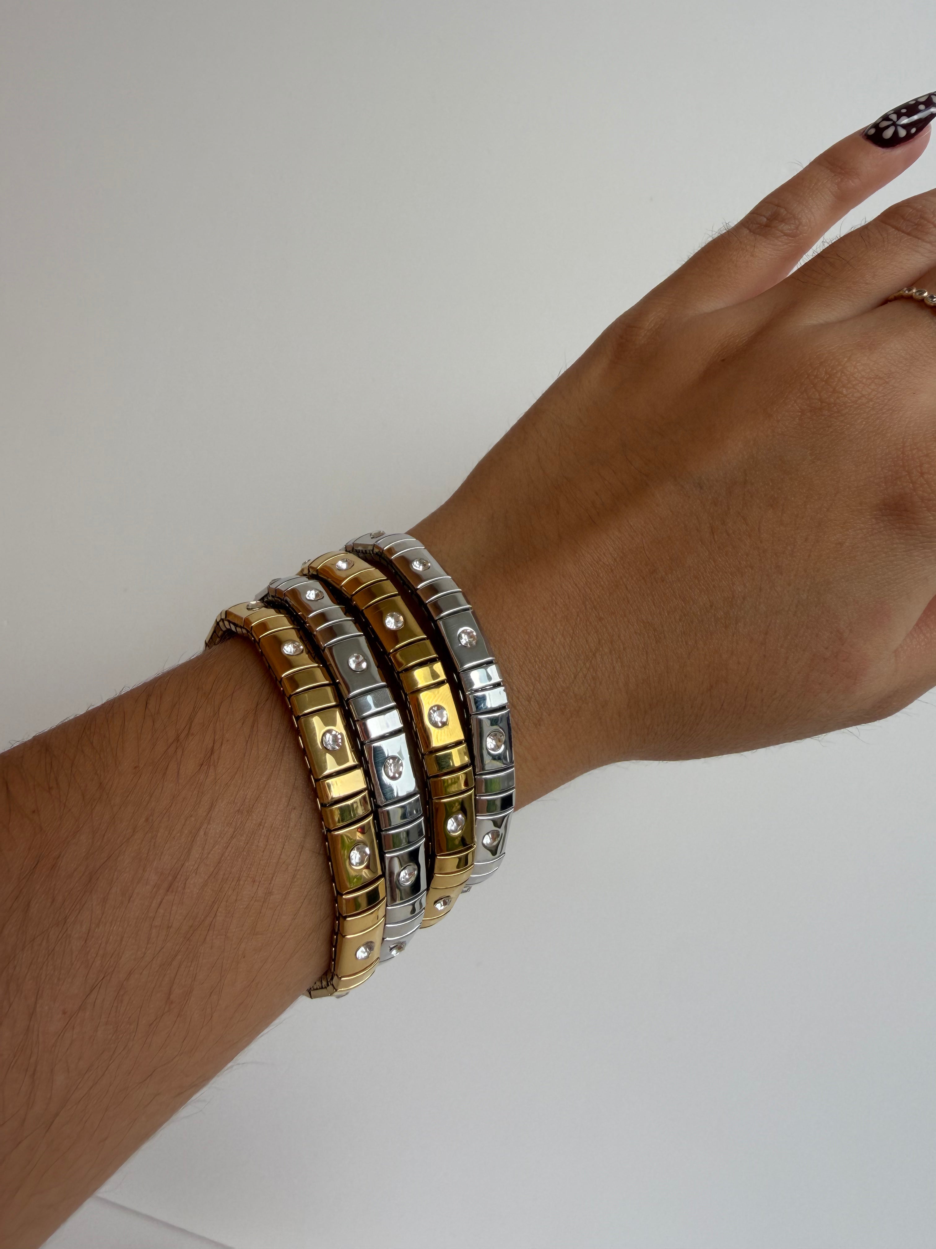PULSERAS MIA