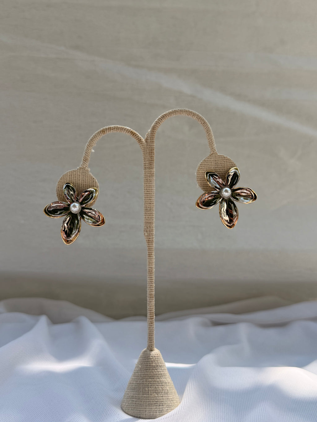 ARETES FLOR BICOLOR