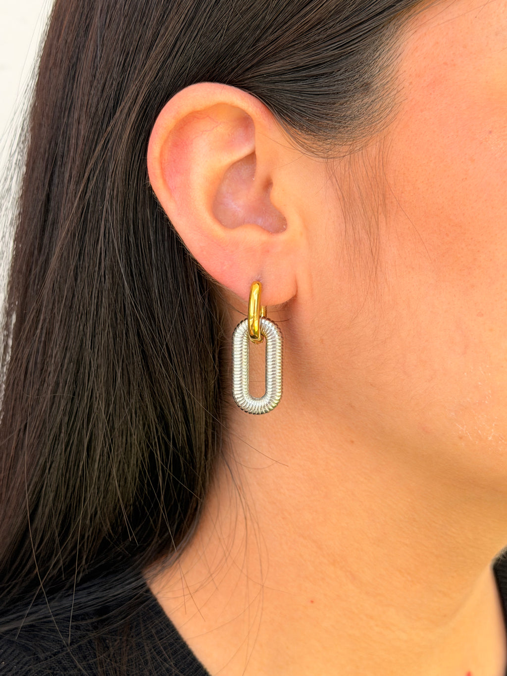 ARETES NINA