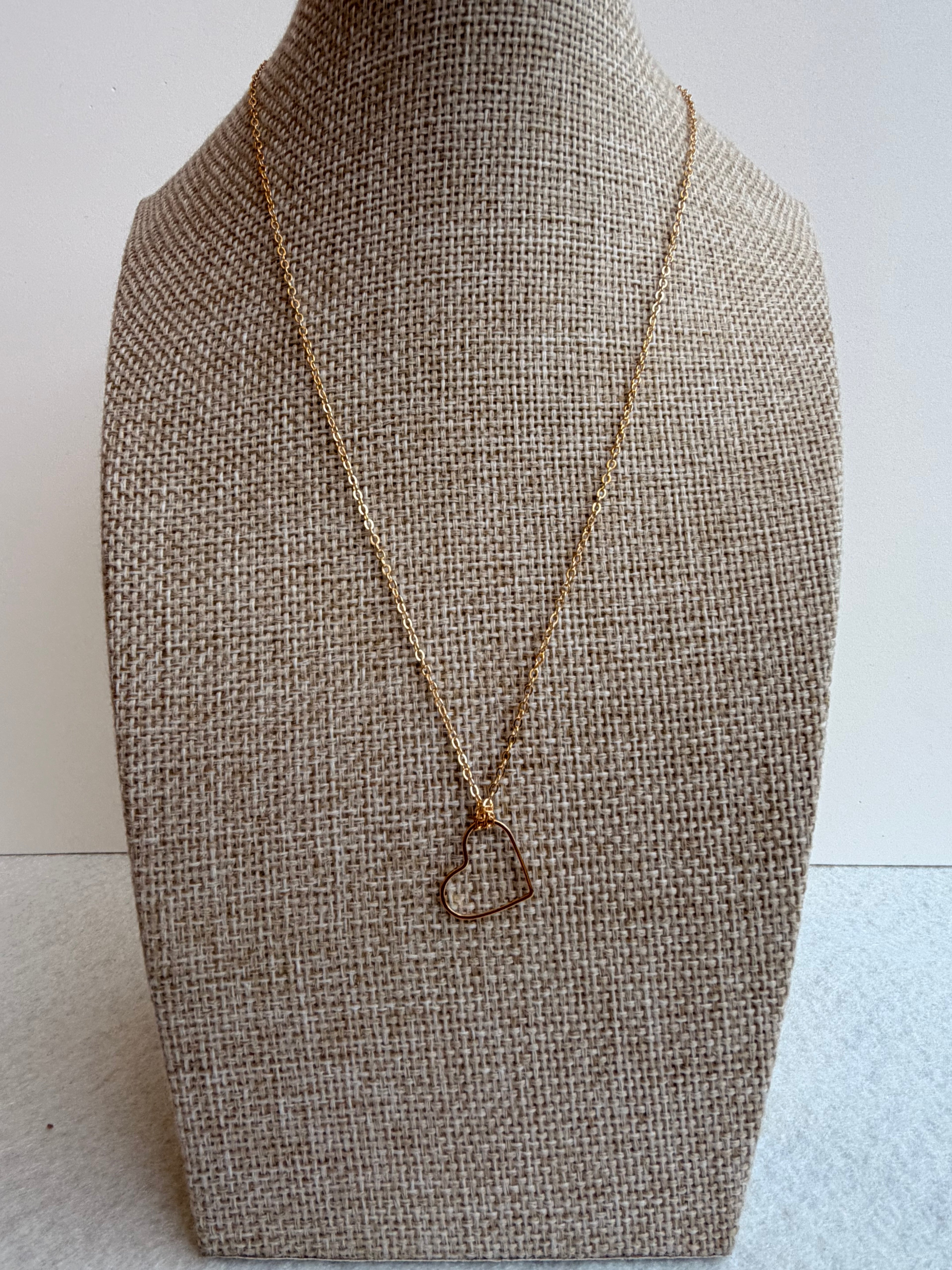 COLLAR HEARTH