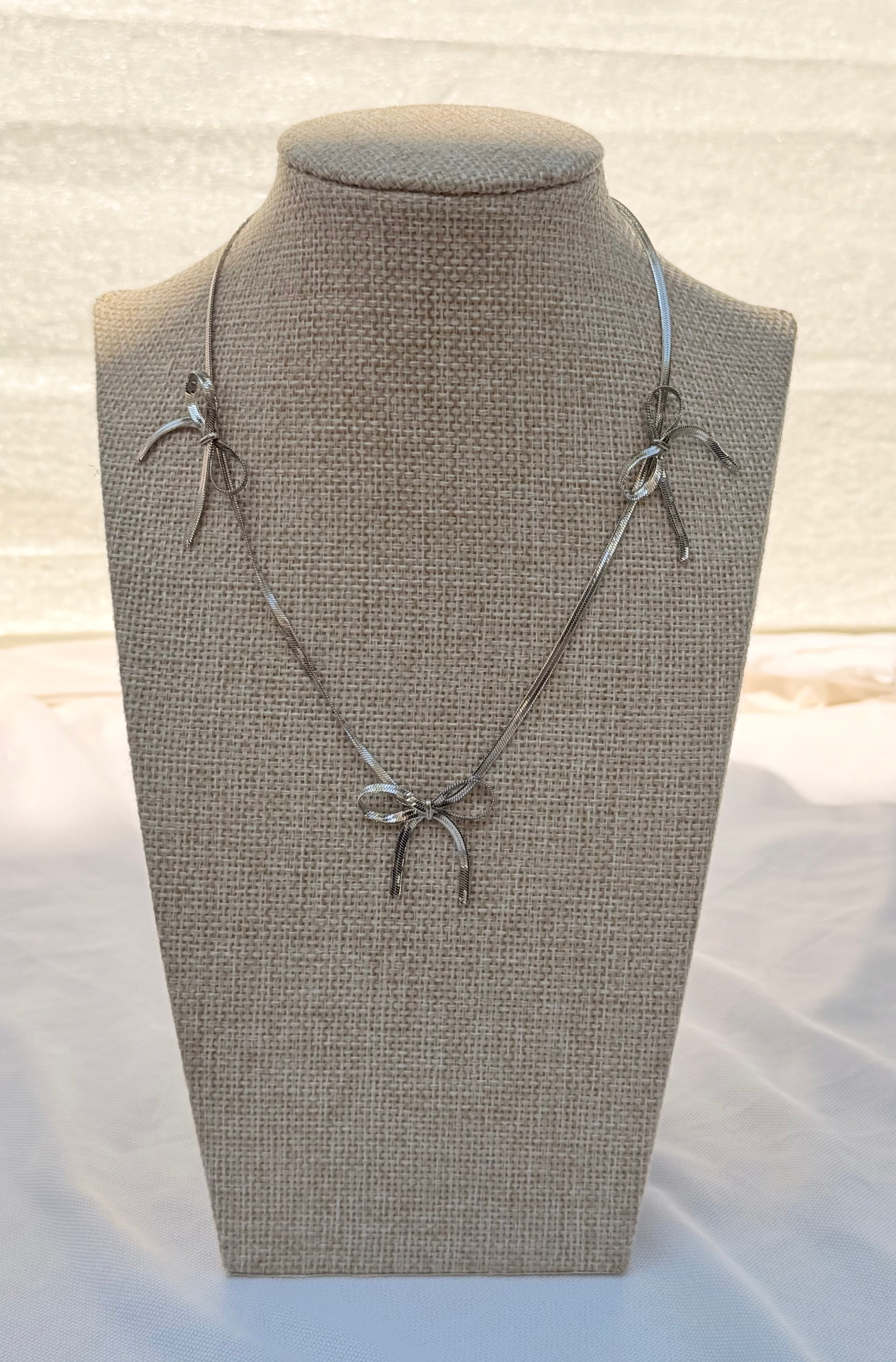 COLLAR MOÑOS SILVER