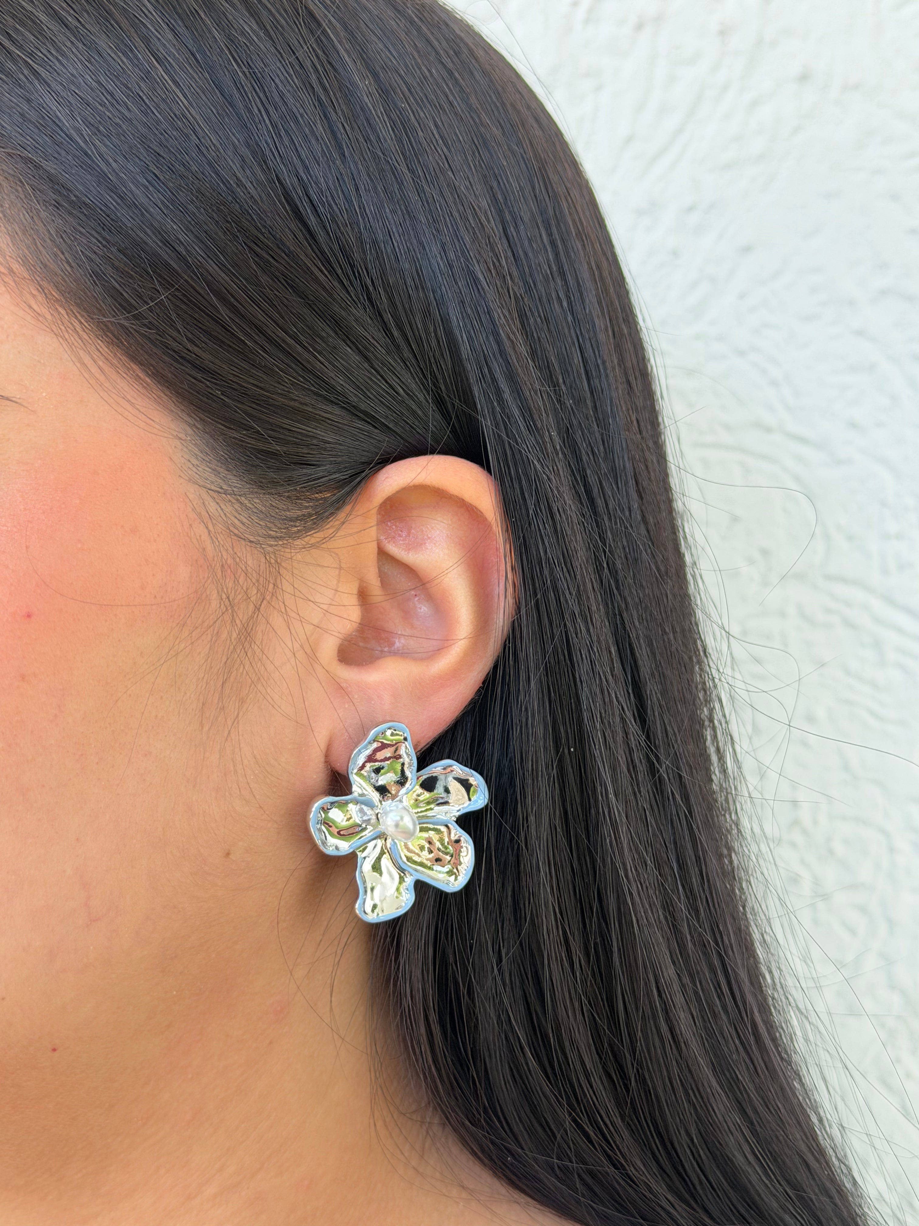 ARETES FLOWER SILVER